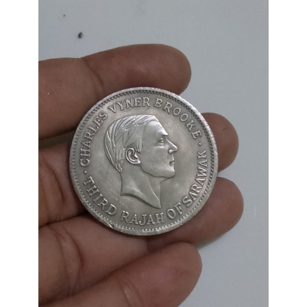 koleksi kecil koin sarawak
