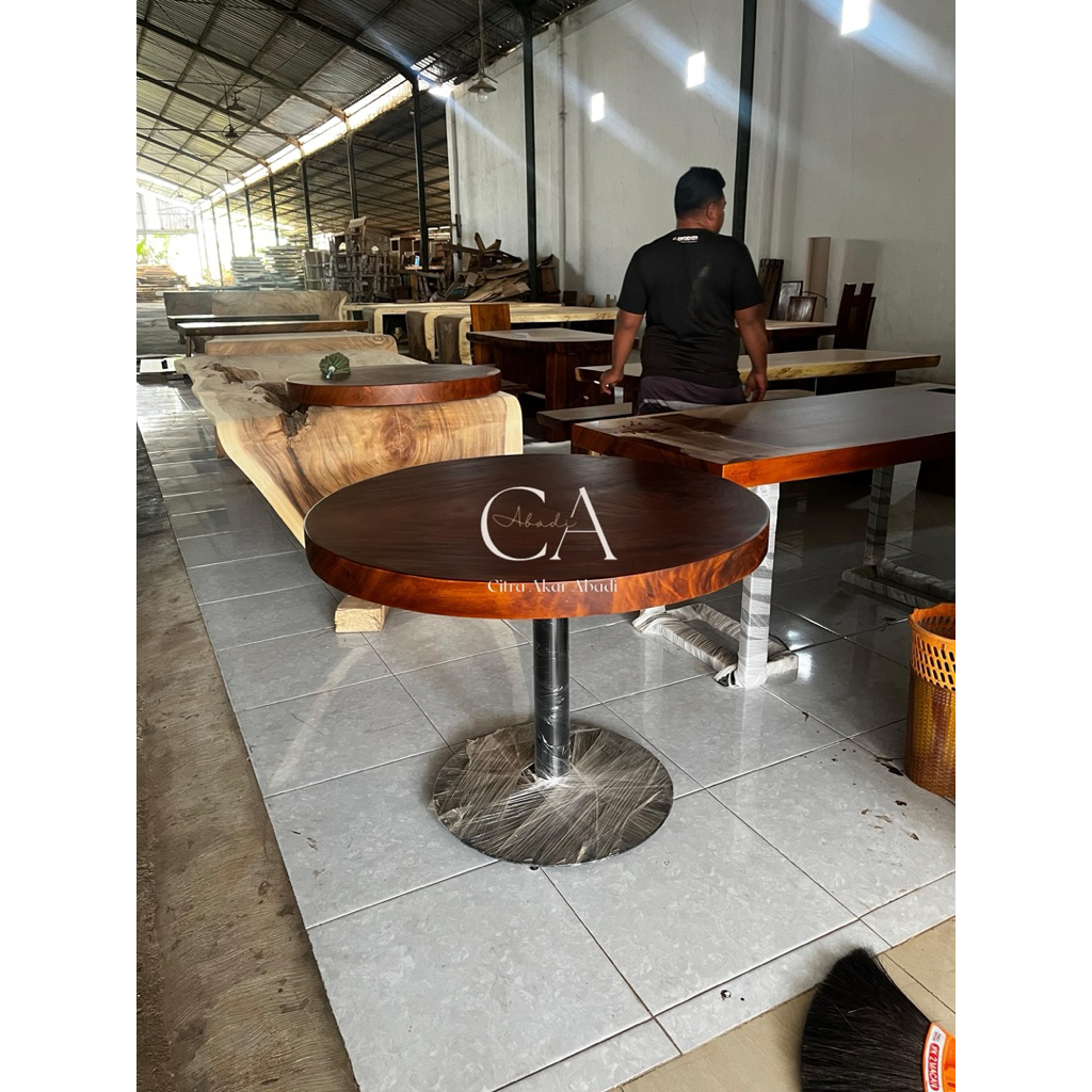 meja kayu solid bundar kaki besi