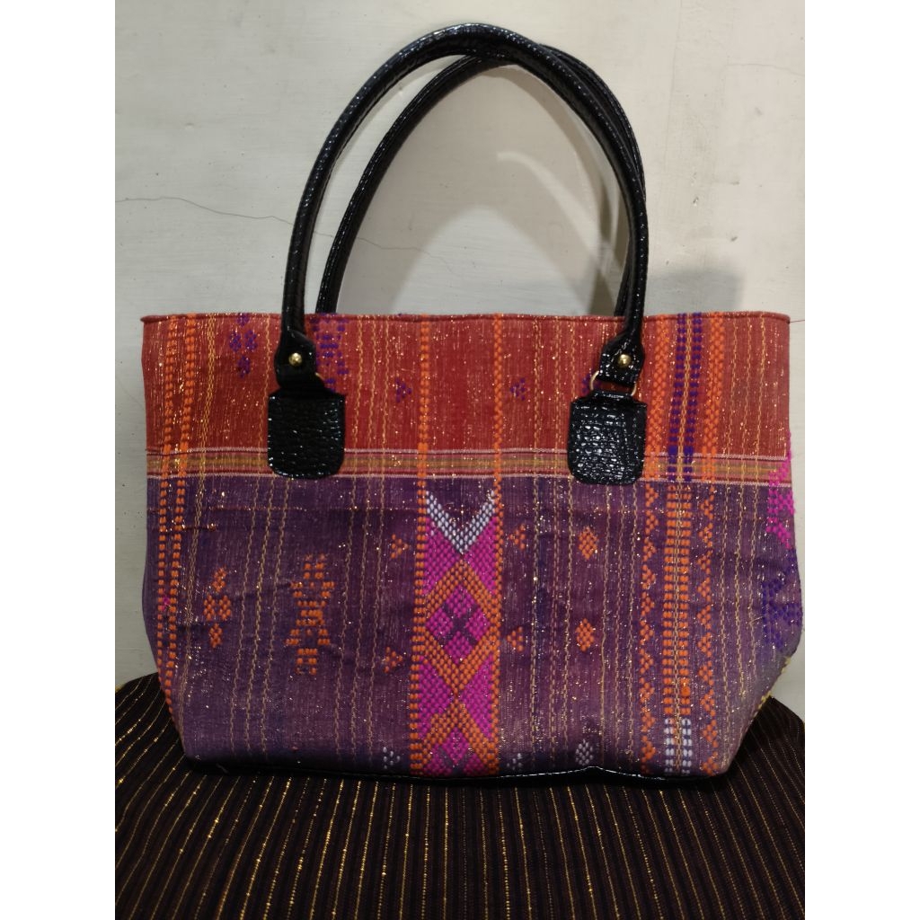 Tas wanita bahan ulos batak