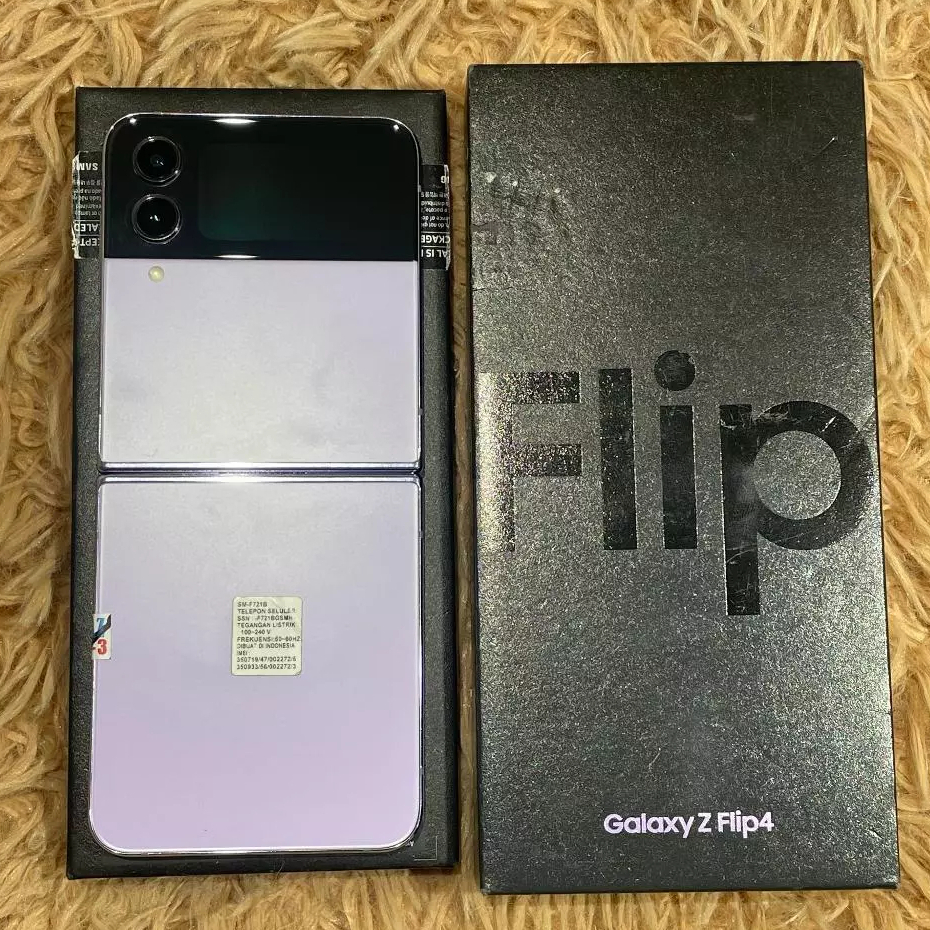 Samsung Galaxy Z Flip 4 8+128GB Second/Bekas Full Set Original Bergaransi