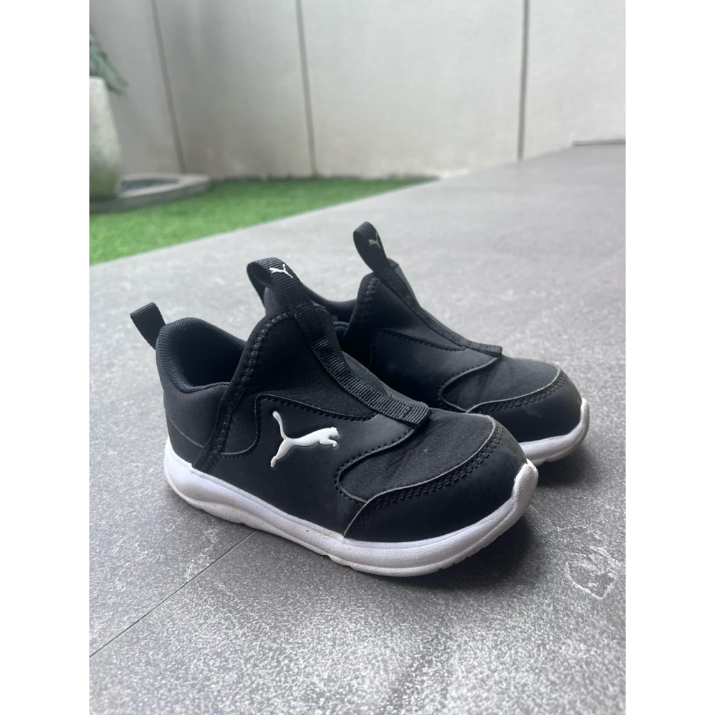 Sepatu anak murah ASLI PUMA KIDS FUN RACER HITAM SLIP ON bekas kualitas super