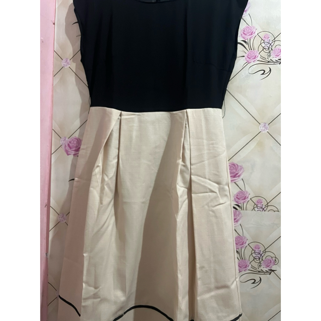 Dress Hitam - Cream