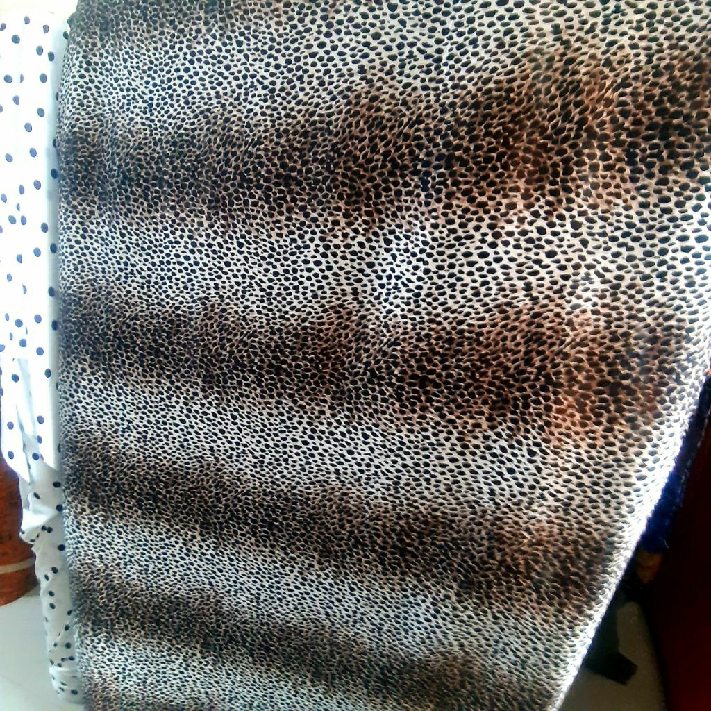 KAIN SATIN SILK PREMIUM MOTIF MACAN - KAIN SATEN MOTIF LEOPARD  - BAHAN KAIN MOTIF MACAN HARGA/0,5M