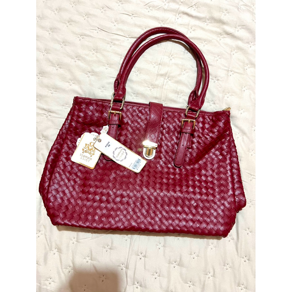 Hobo Ssamzie Ssiot New Abu dan Merah