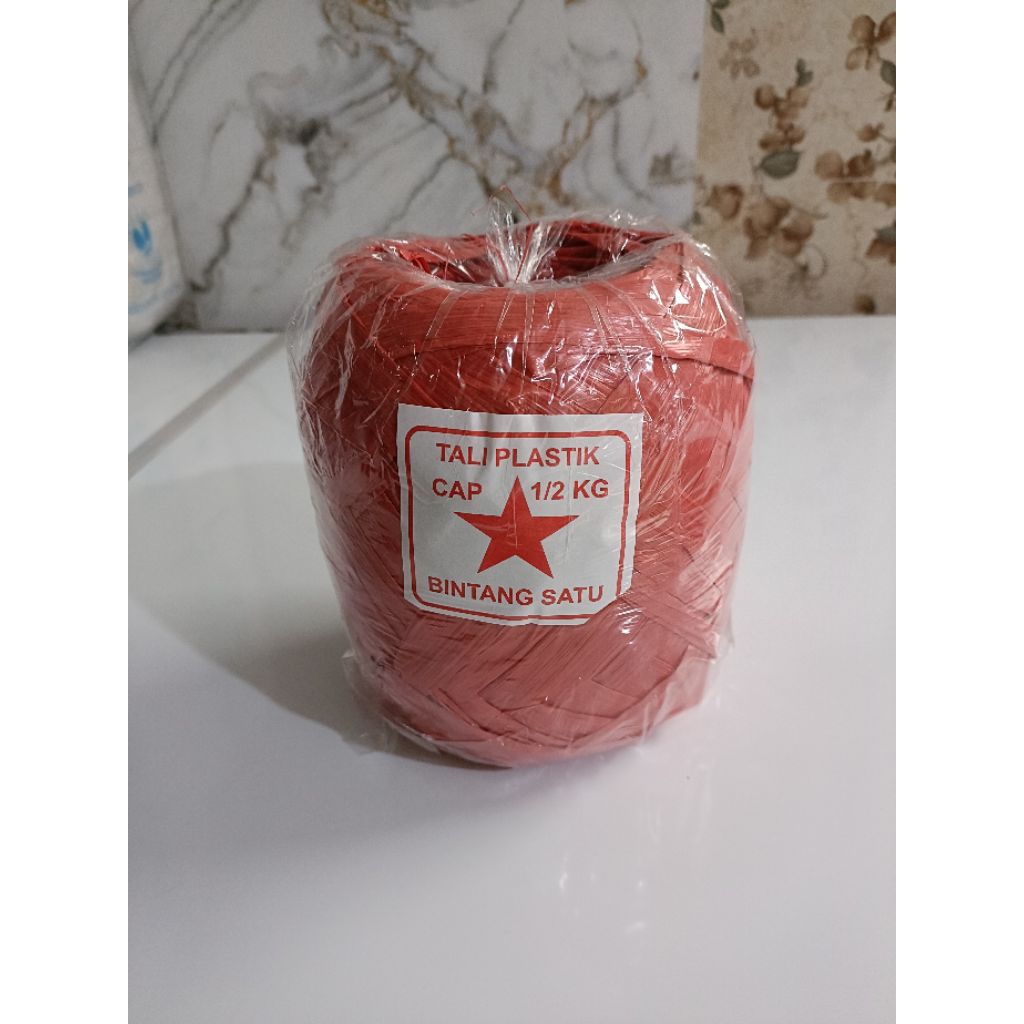 

tali rafia / tali plastik 1/2 kg
