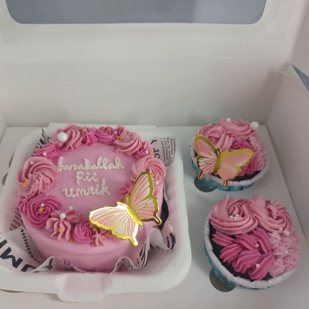 

Bento Cupcake Bandung | Bento cake & 2 pcs Cup cake