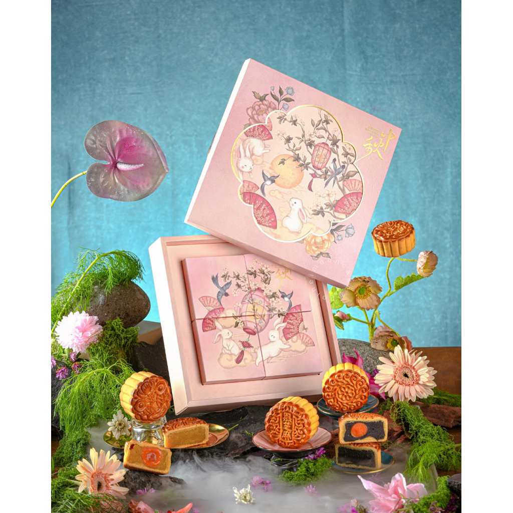 

Hampers Mooncake Hoi Hei - Pink Rabbit isi 4pcs Mooncake