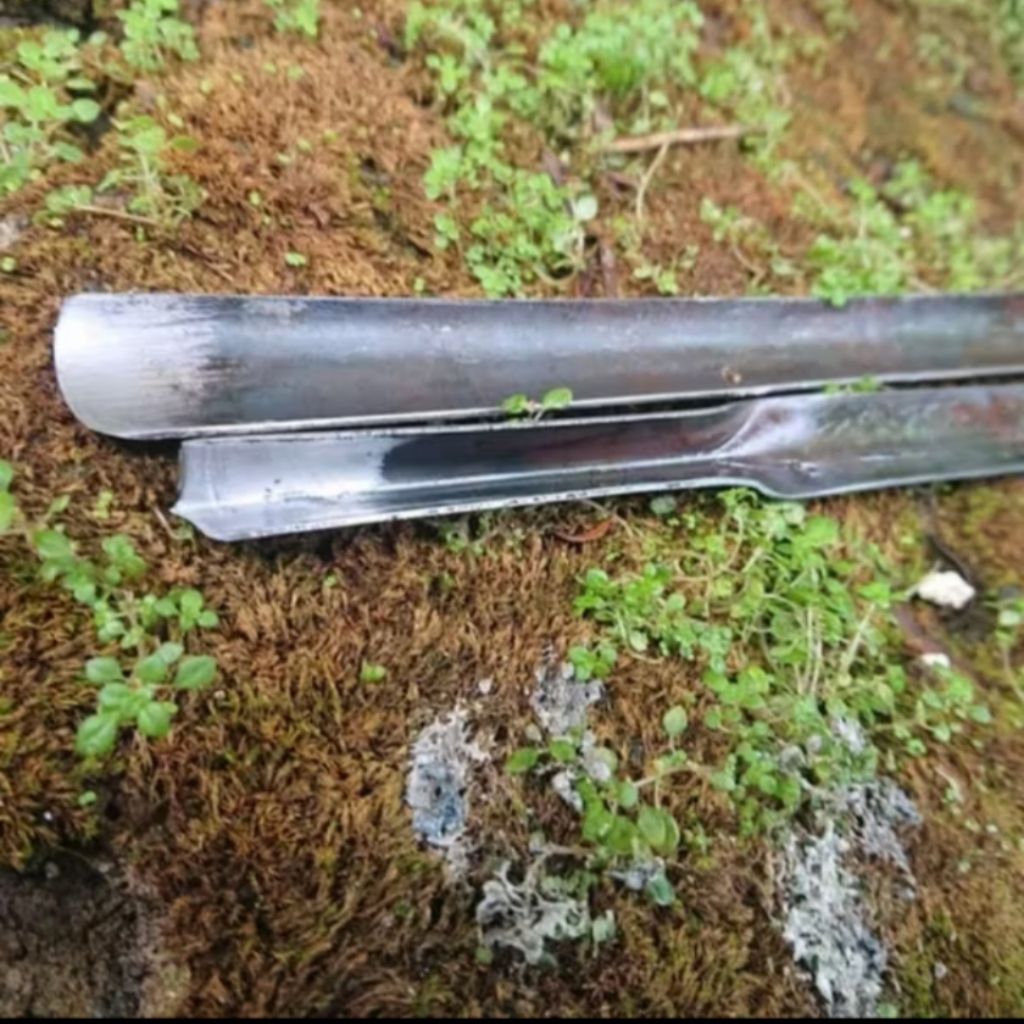 Alat pahat tatah ukir kayu dan bonsai khas jepara set isi 2pcs,ukuran  kol 1cm, V 8mm