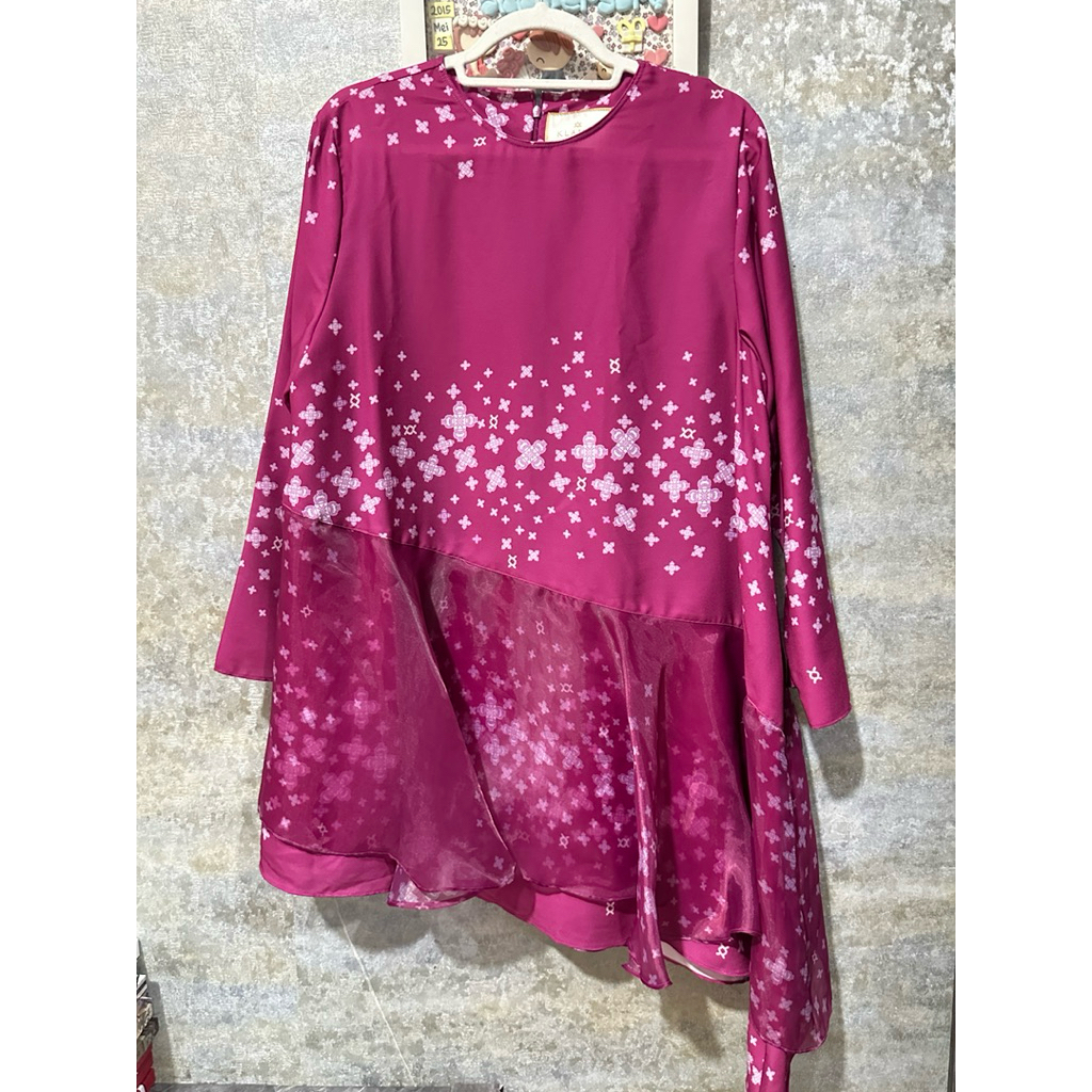 ANDAYA TUNIC WEARING KLAMBY PRELOVED