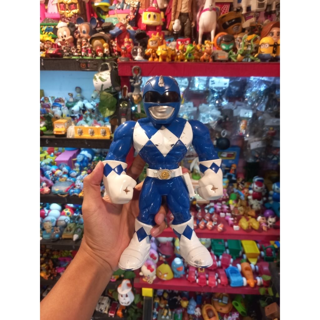 figure power rangers biru
