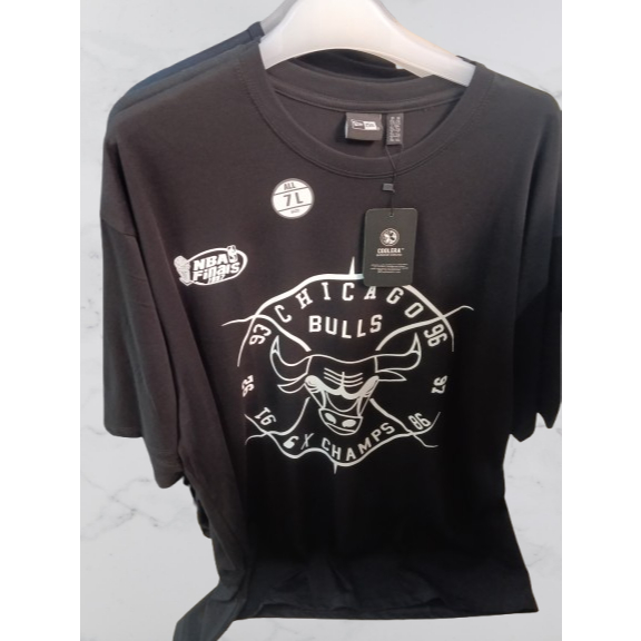 KAOS OBLONG NEW ERA CHICAGO BULLS LOGO TENGAH