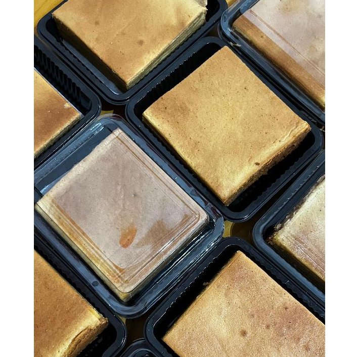 

BAKPIAKI - Lapis Legit / Kue Lapis