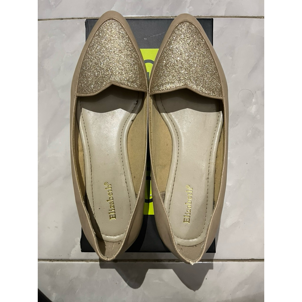 Preloved Flat shoes Elizabeth