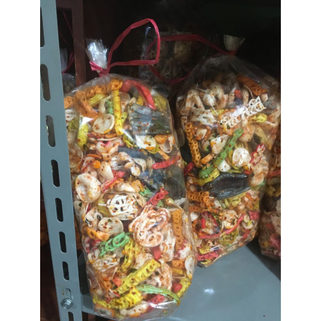 

KERUPUK SEBLAK CAMPUR PEDAS CIKRUH 500GRAM