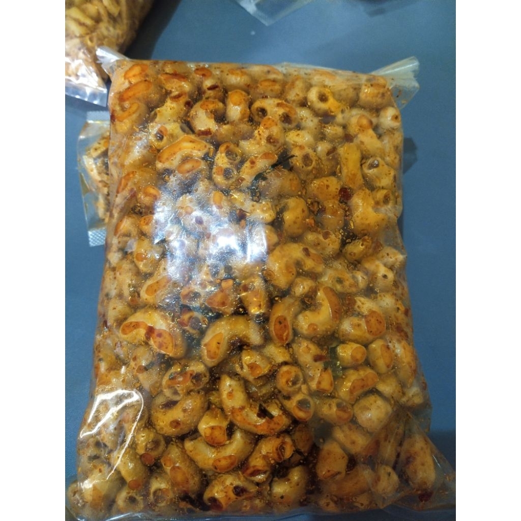 

makroni bantat pedas daun jeruk bumbu melimpah/original daun jeruk 250gr