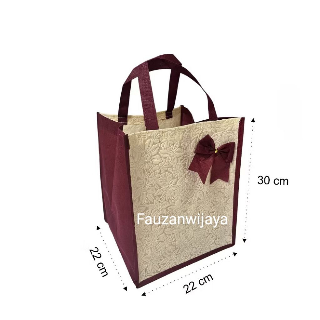 

Tas Hajatan Embos Pita uk 22x22 isi 12pcs / tas besek / tas spunbond berkatan embos tebal