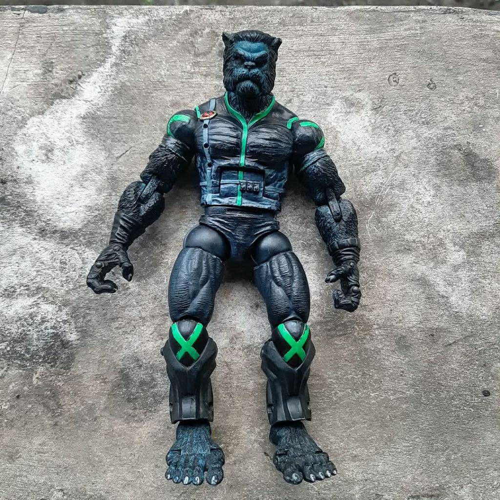 Action figure marvel legends beast toy biz ww ©️2005