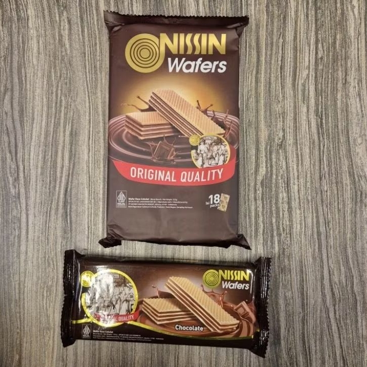 

Nissin Wafer Chocolate coklat wafer 110gr / 325gr ( isi 18 )