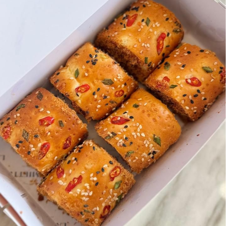 

LA MIETTE Roti Gulung Abon