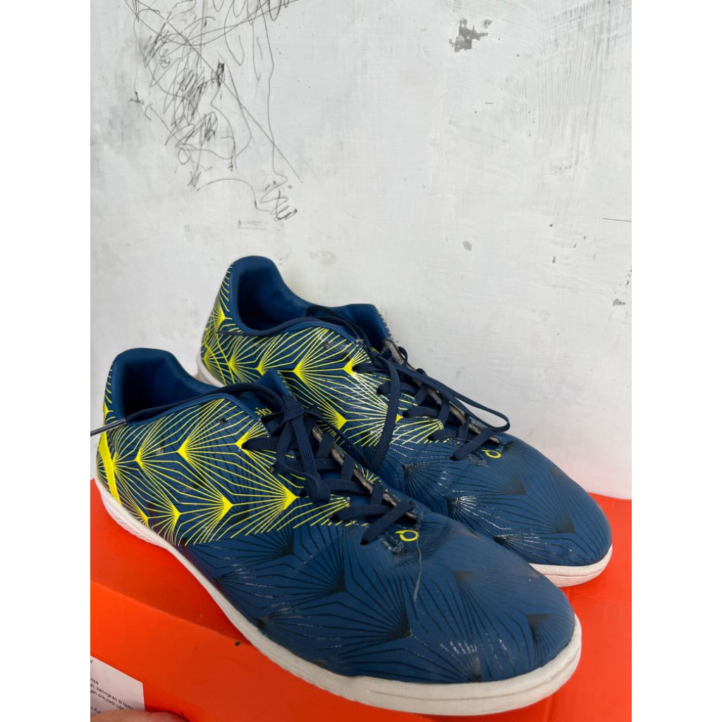 Sepatu Futsal Ourtuseight Neutron In