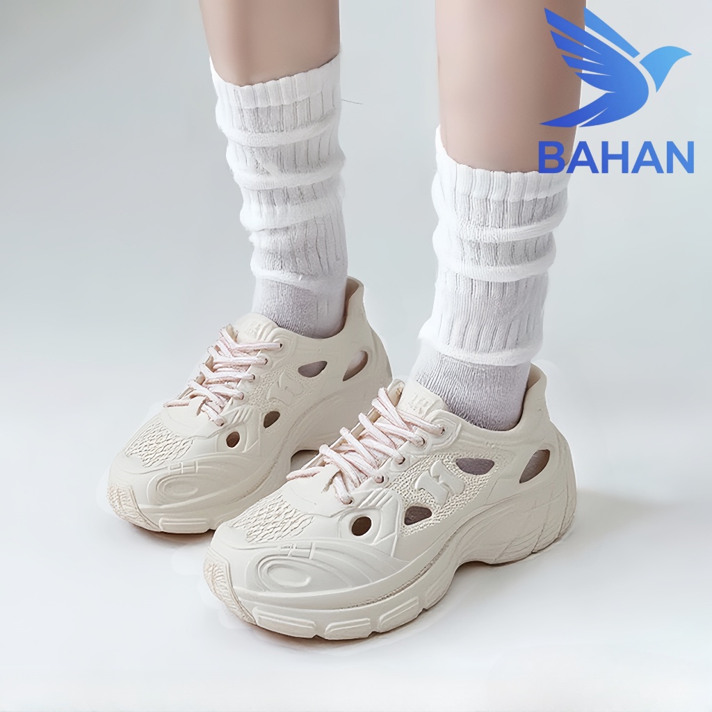Sandal Sepatu Kets Olahraga Luar Ruangan Bahan Karet EVA Lembut Anti Licin Sepatu Sneakers Wanita