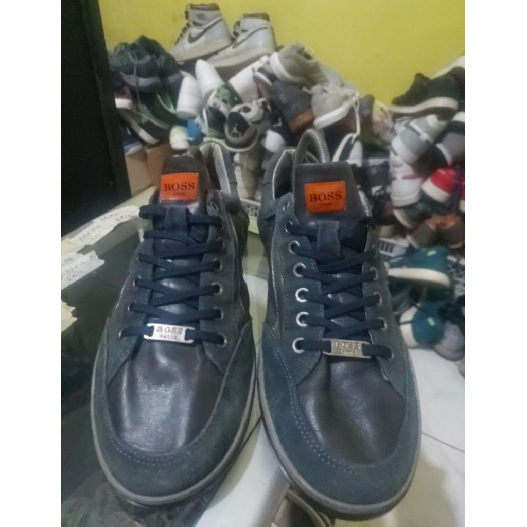 sepatu Boss size 42 second