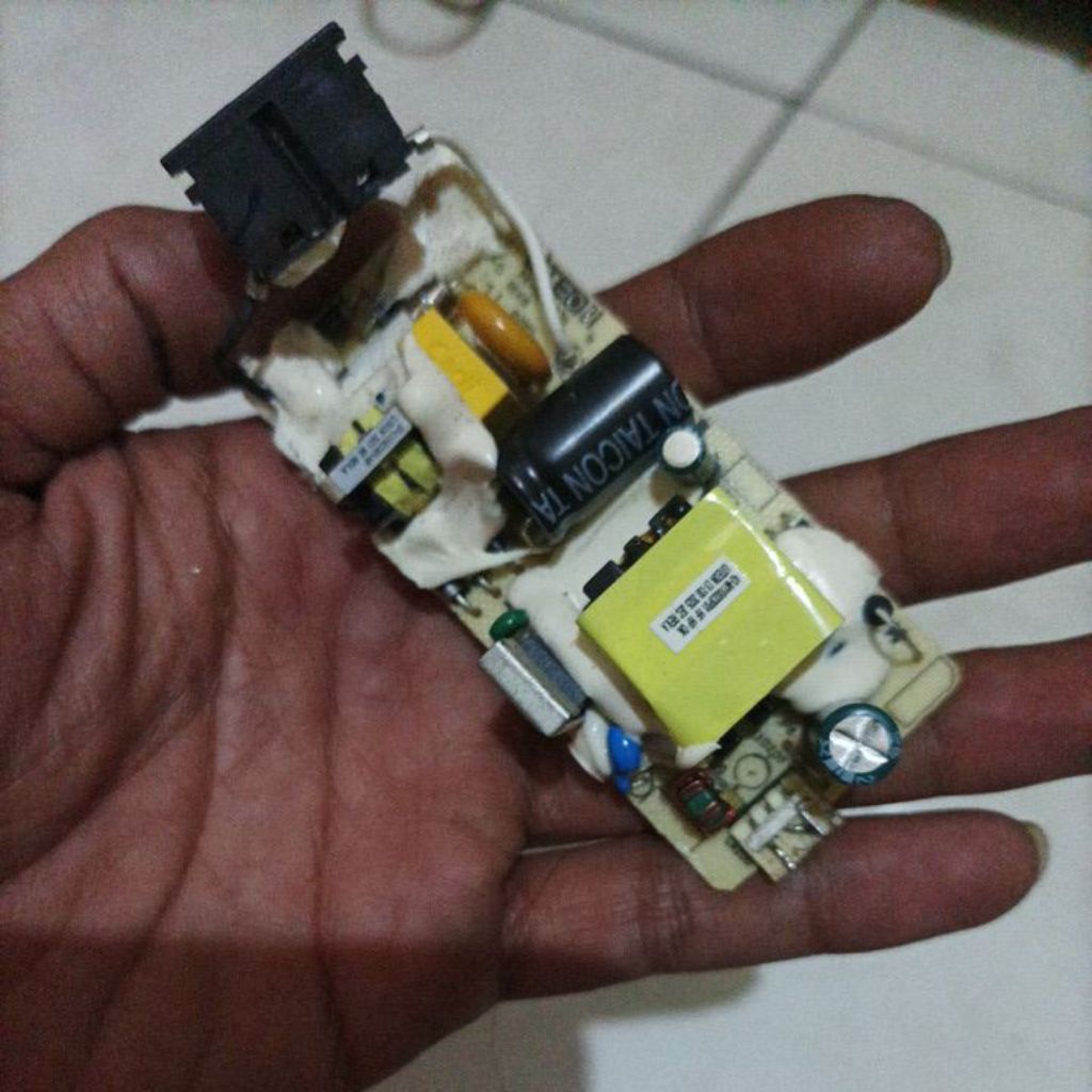 Power supply smps 15v 1A Non CT