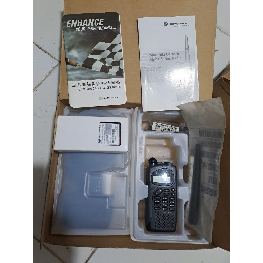 HT MOTOROLA GP2000 VHF BARU WALKIE TALKIE MOTOROLA GP 2000 ASLI ORI PATUT DI KOLEKSI