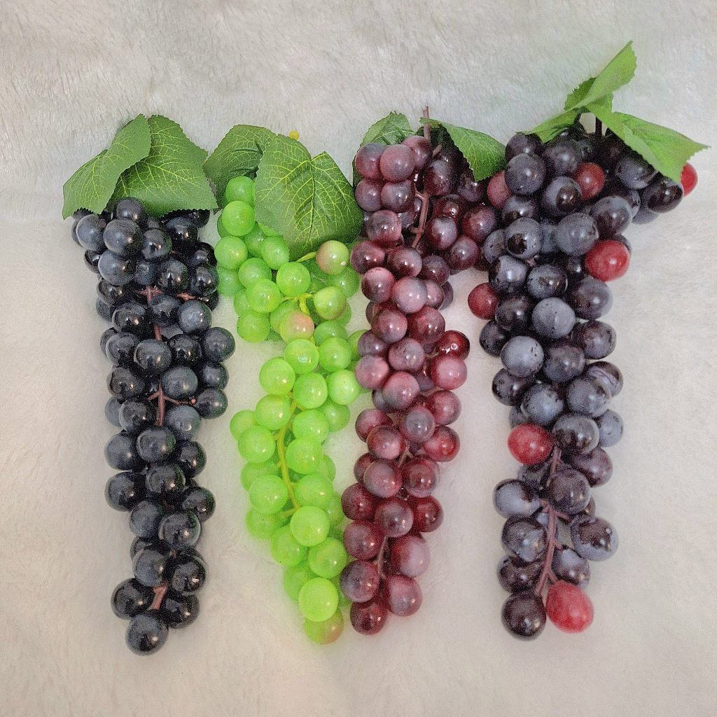 replika buah anggur buah palsu buah hiasan buah pajangan buah artificial anggur karet anggur plastik