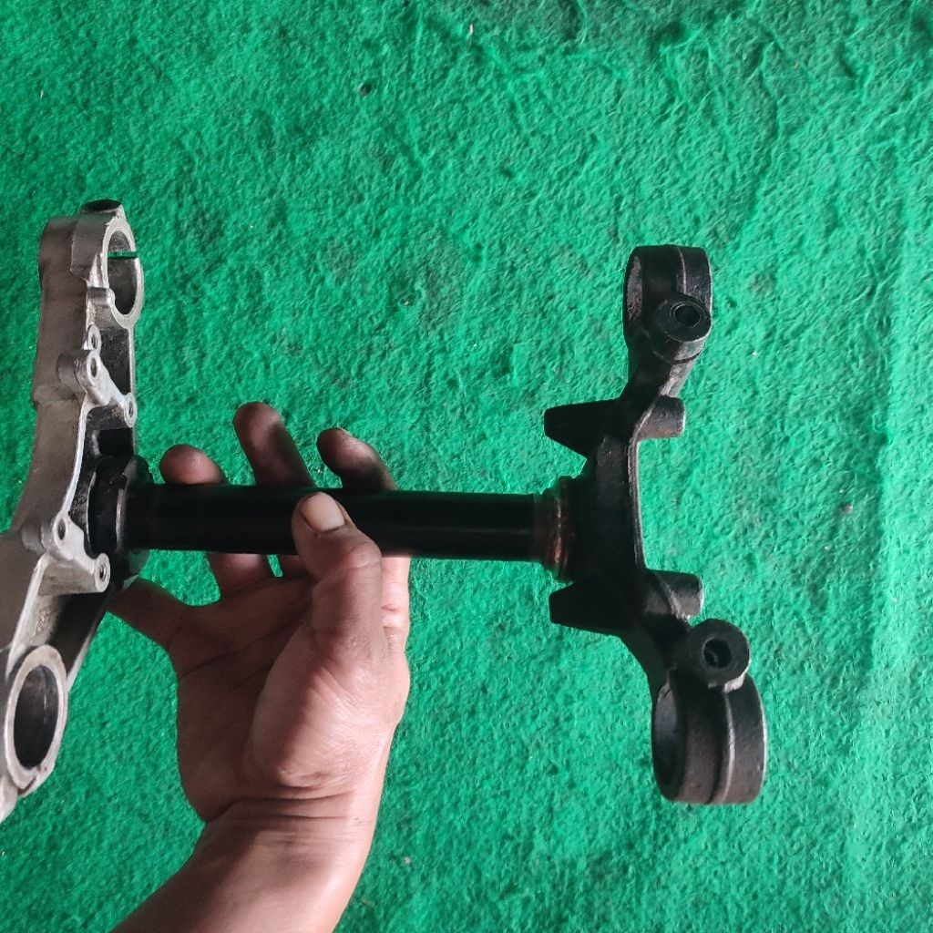 segitiga shokbreker depan atas bawah original Honda CBR 150 old