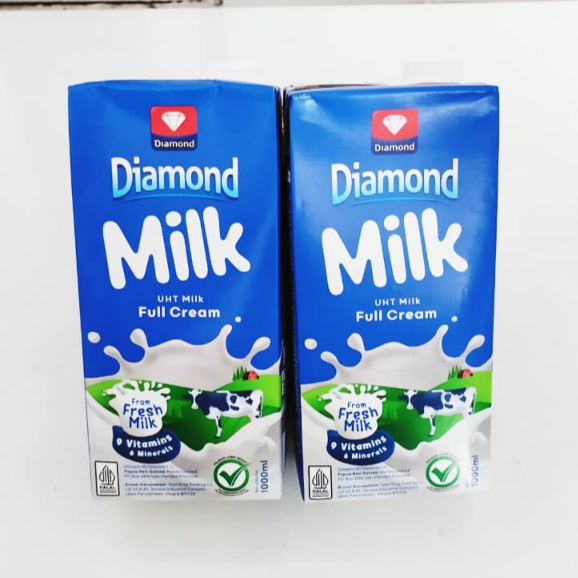 

Susu UHT Diamond Rasa Full Cream 1000ml UHT Milk Halal Susu Segar 99,9%