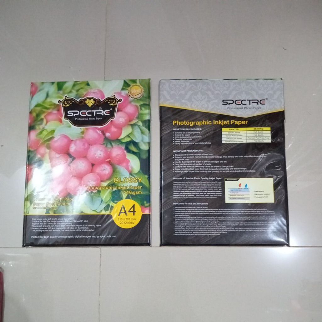 

SPECTRE Glossy Phoyographic Inkjet Paper A4 210 gsm - Pack isi 20 Sheets.