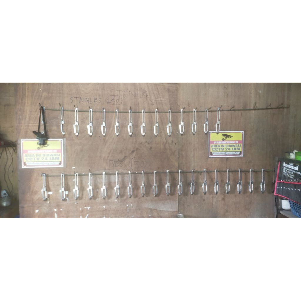 Pisau kupas kulit ari kelapa