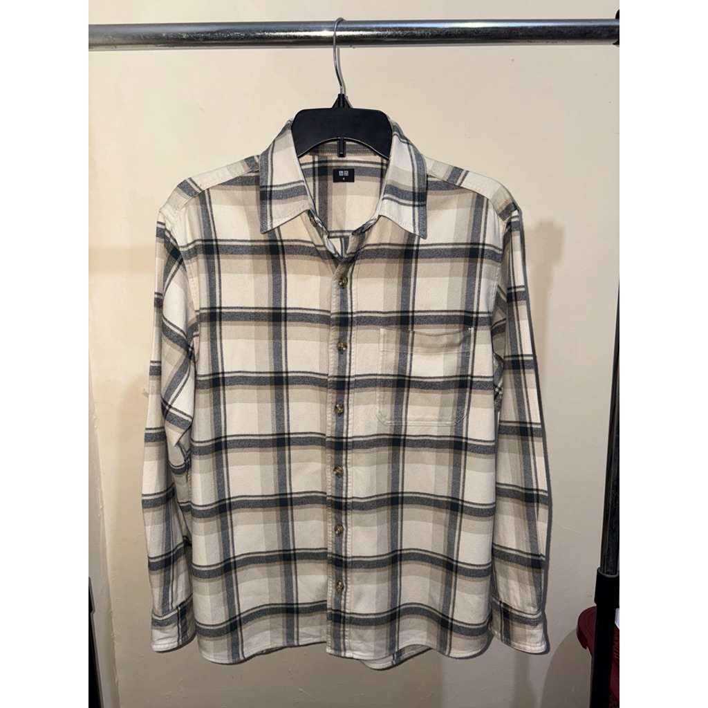 Kemeja Flanel Uniqlo Cream (Preloved)