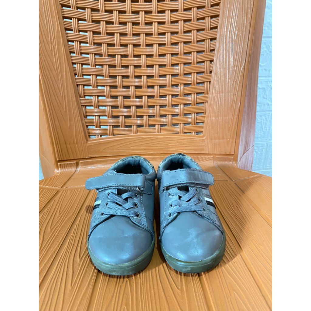 Preloved Sepatu Anak Laki Laki Fladeo Kids Size 24