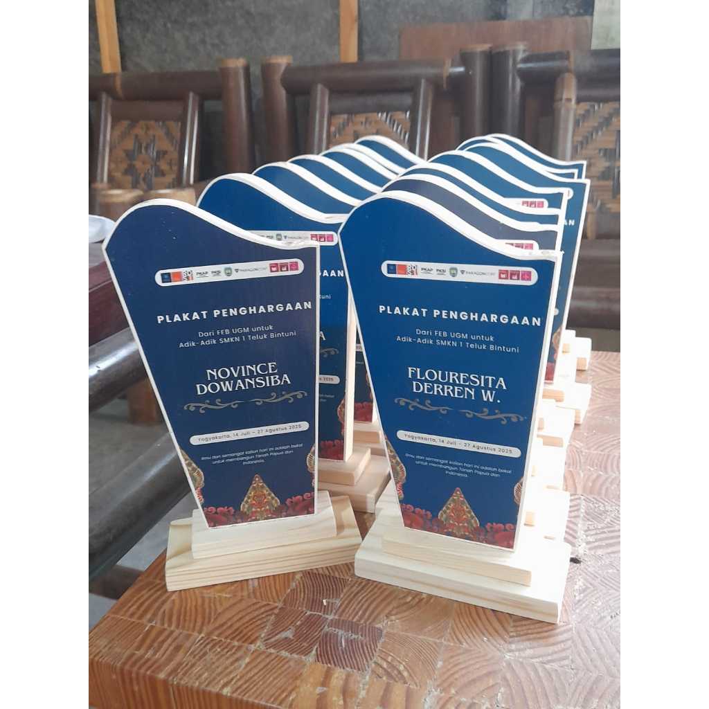 vandel plakat trophi souvenir piala cetak kayu vandel kayu
