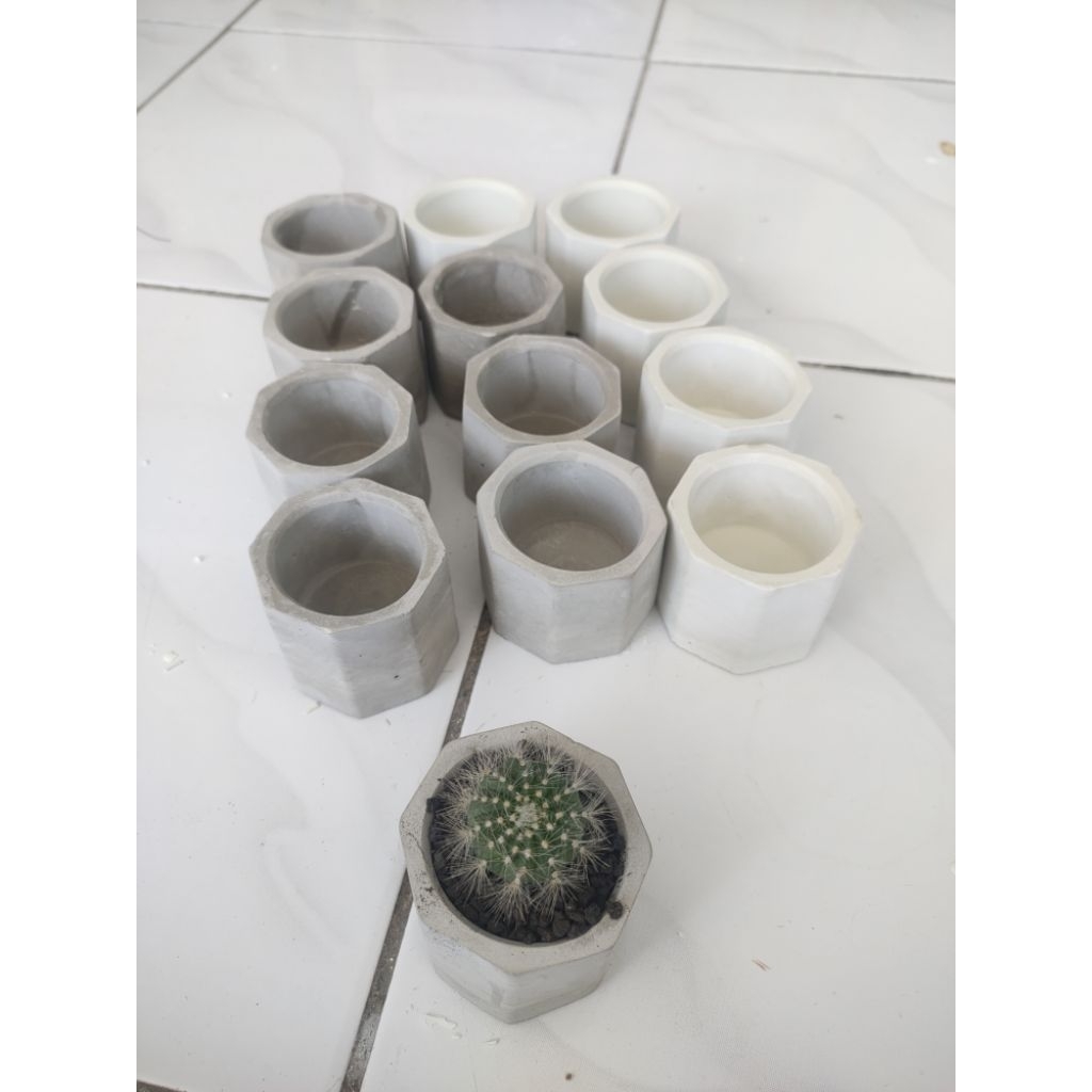 Pot Kaktus Mini Hexagonal / Tempat Lilin Aesthetic Dekorasi Meja MinimalisPot Mini Semen Beton Aesth