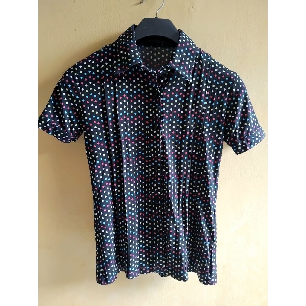 Kemeja wanita motif Polkadot