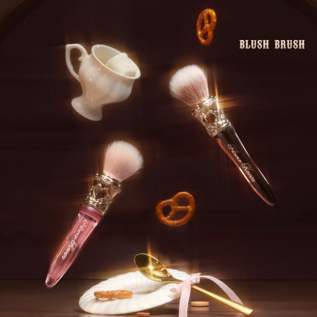 QSB [READY] Flower Knows The Sweetie Bear Blush Brush | Hair Clip | Hairpin |  Accessories Makeup | 