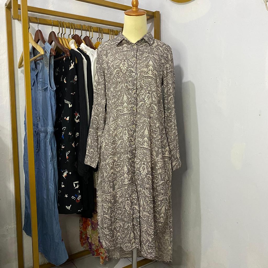 The Executive Tunik Dress Wanita Motif Hitam Putih Lengan Panjang Formal Office Look