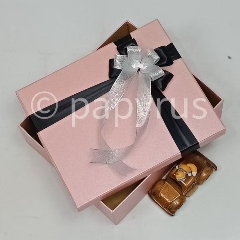 

PAPYRUS 25x30 Tinggi 5cm Kotak Kado Gift Box Hardbox Hampers Hadiah V1