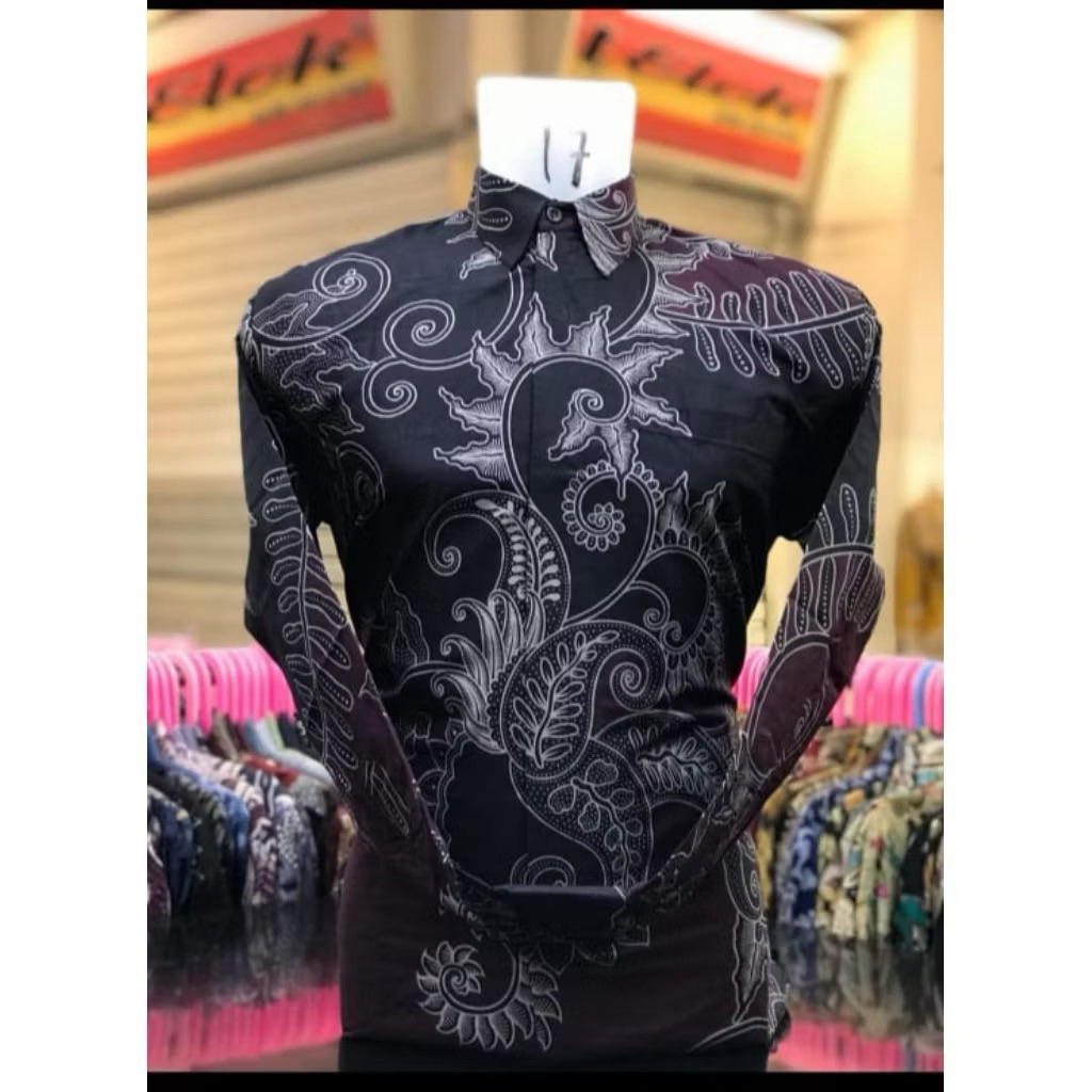 Kemeja batik pria berfuring lengan panjang warna hitam