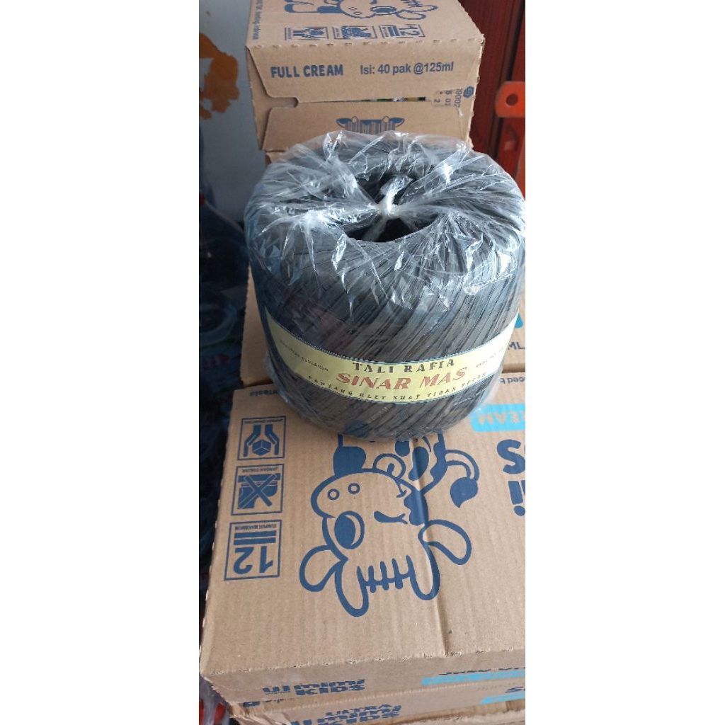

Rafia warna hitam kemasan 1 kg murah, kuat dan ulet