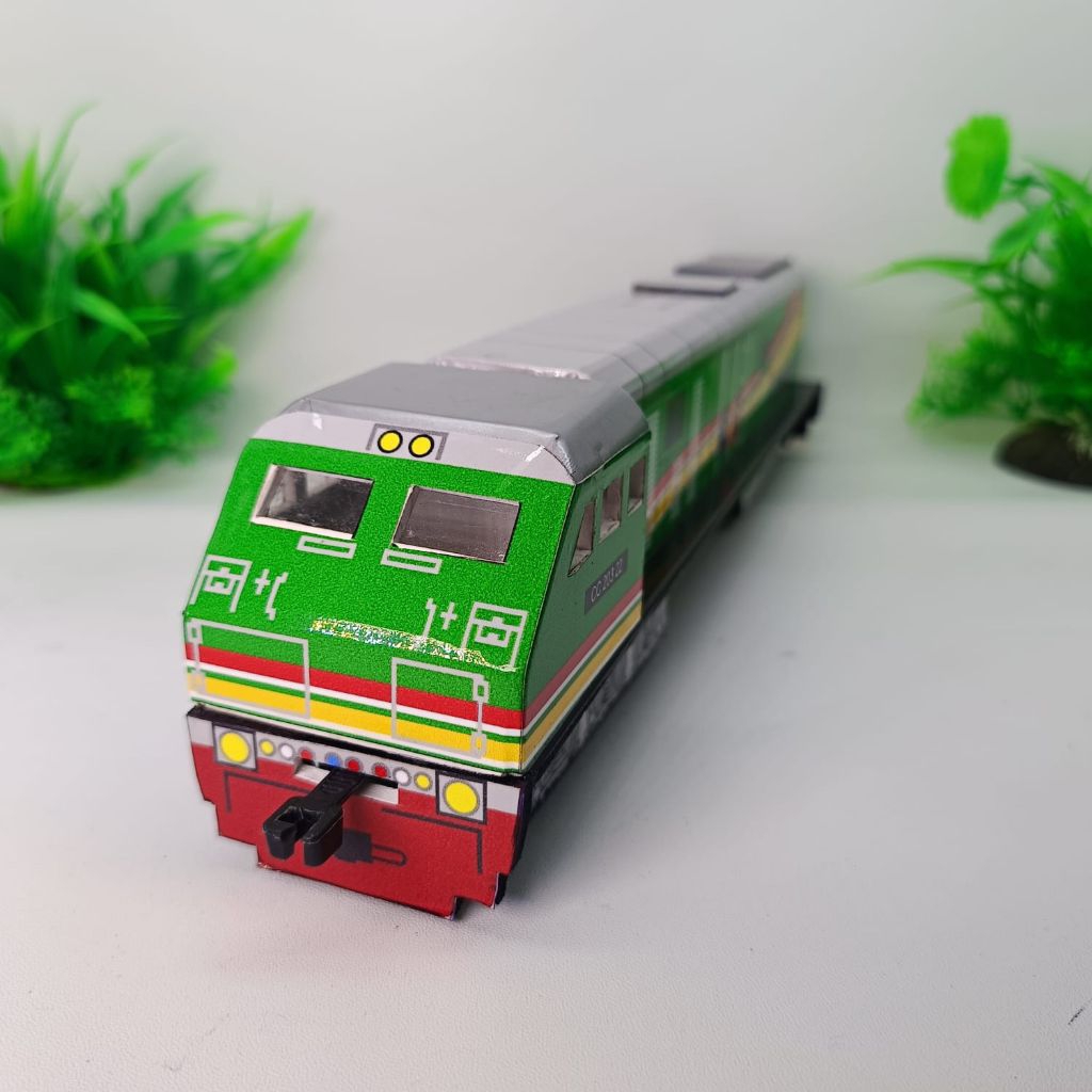 MINIATUR LOKOMOTIF CC 203 PT.TEL