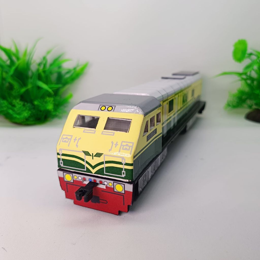 MINIATUR LOKOMOTIF CC 203 KUNING HIJAU