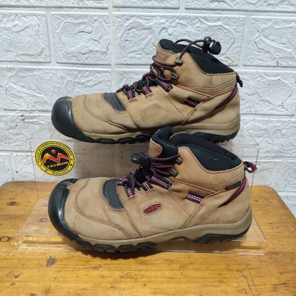 sepatu outdoor KEEN second