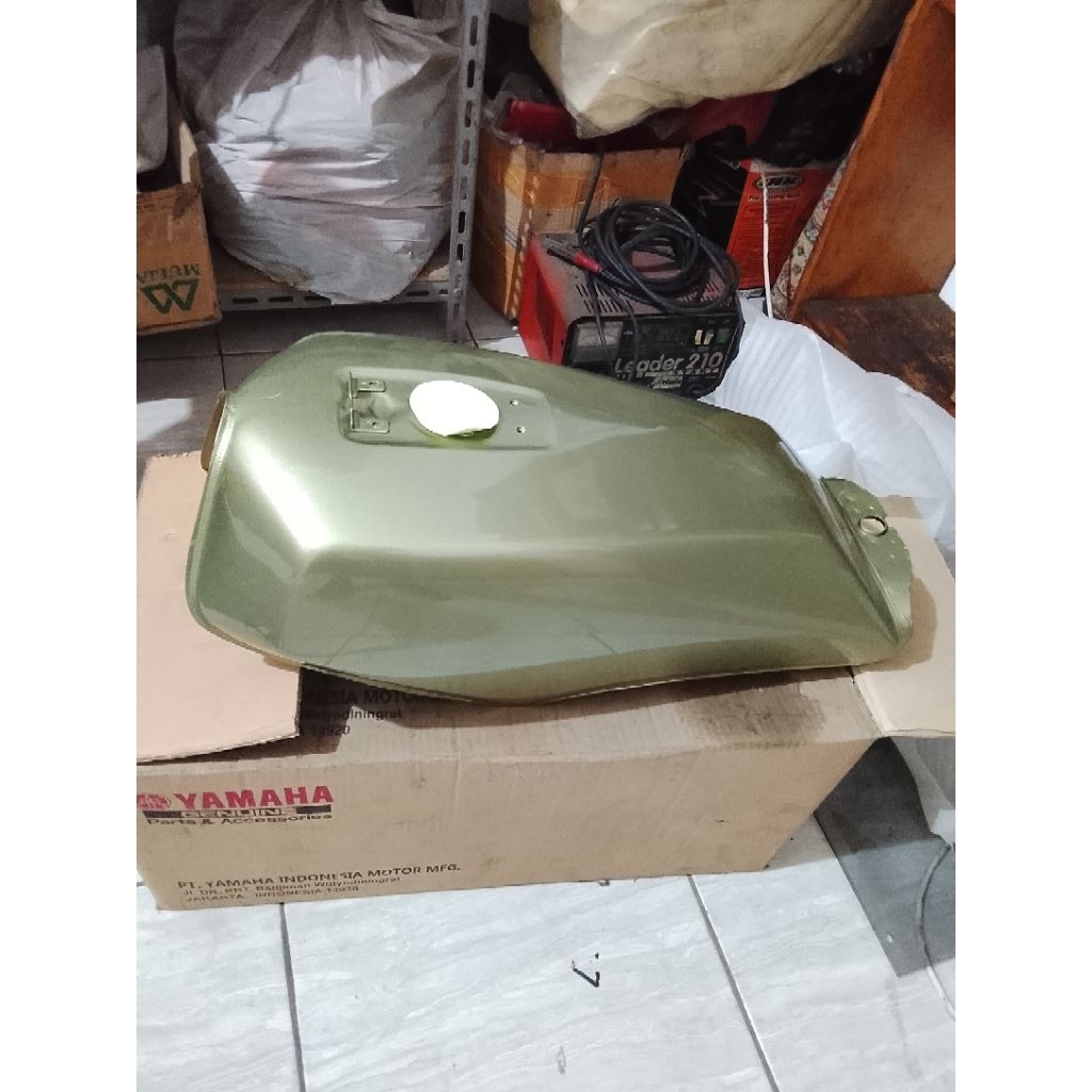TANGKI BENSIN RX KING SILVER GOLD ORIGINAL YAMAHA 2002 / FUEL TANK BENSIN MOTOR YAMAHA RX KING SILVE
