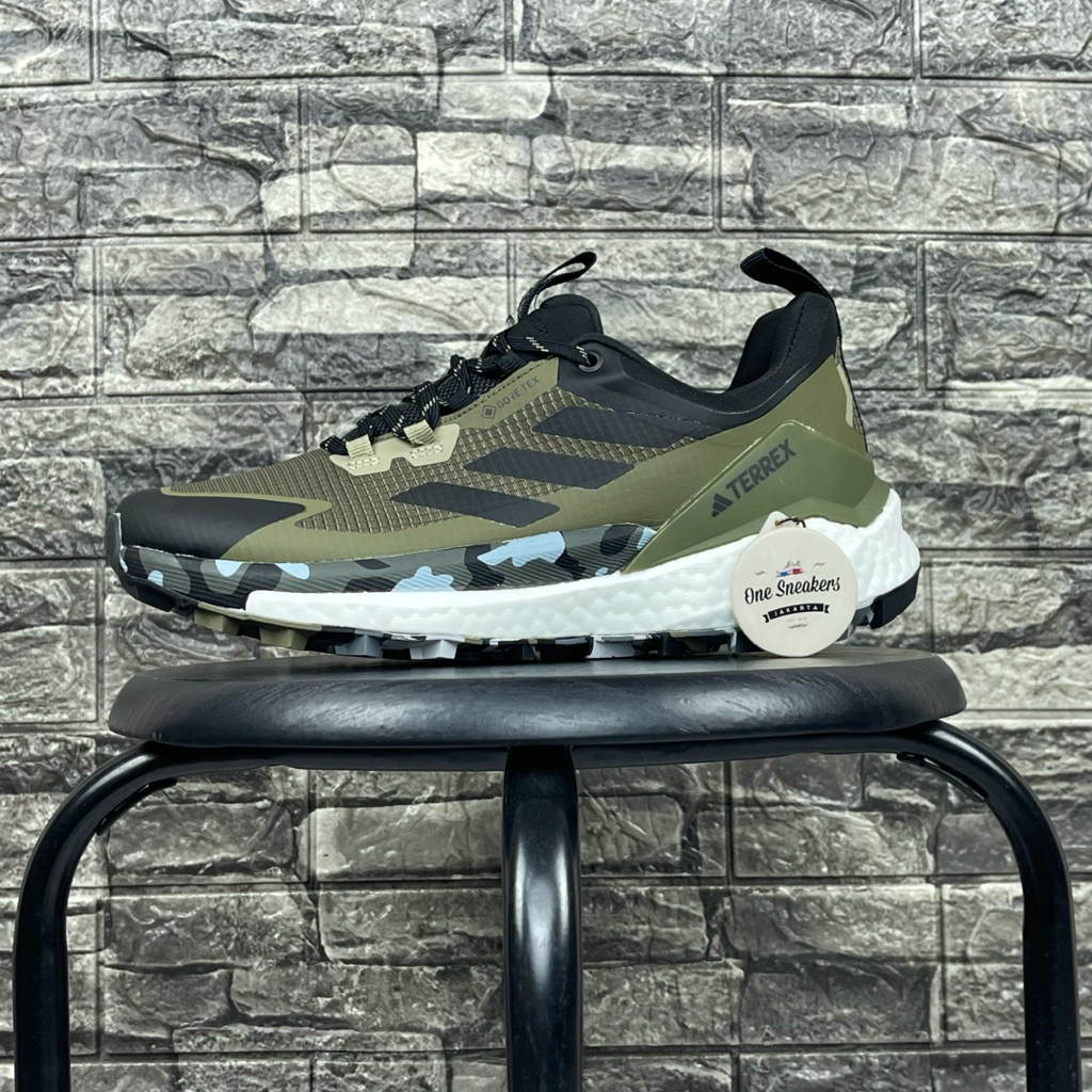 SEPATU ADIDAS TERREX FREE HIKER 2.0 LOW GORE-TEX GREEN
