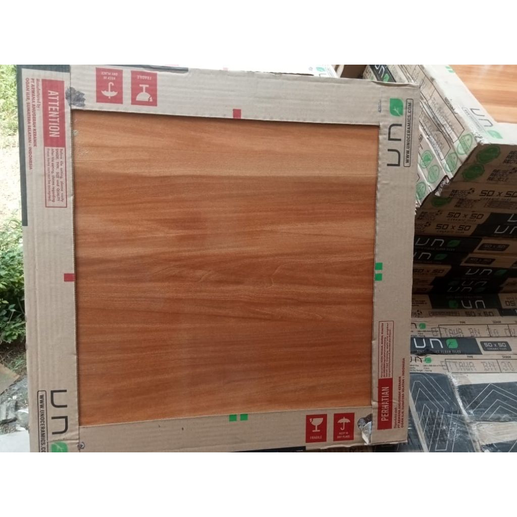 Keramik Lantai 50x50 Uno Motif Kayu
