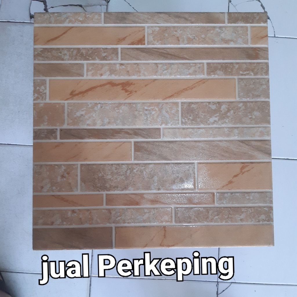 keramik 40x40 Perkeping esmeralda gold